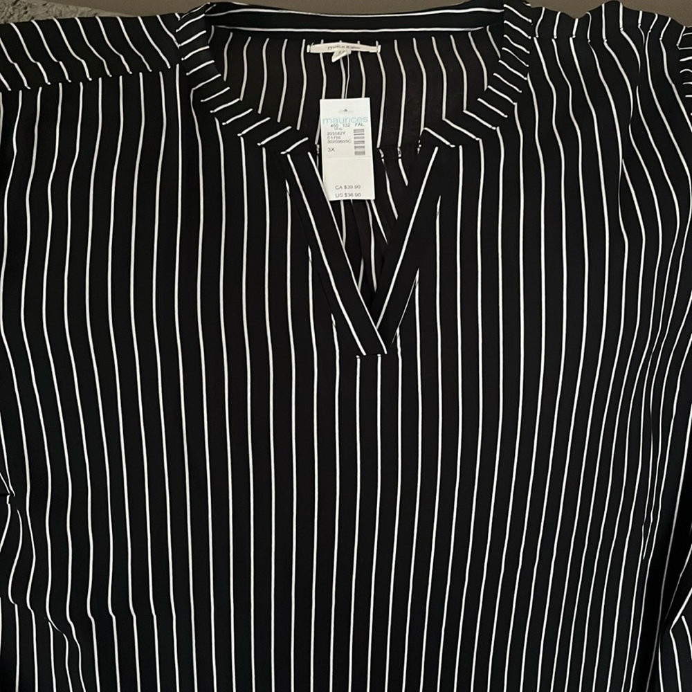 Maurice’s brand size 3x loose fitting dressy blouse